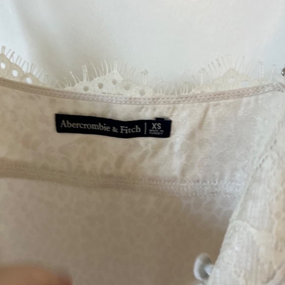 A&F Lace Trim Leapord Print Cream Tank - Picture 2 of 2